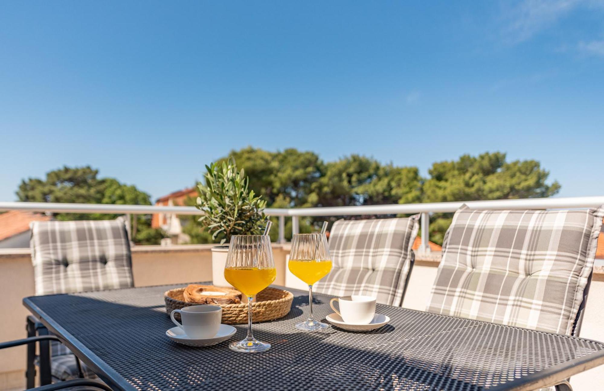 Apartments L&D Biograd Na Moru Eksteriør bilde