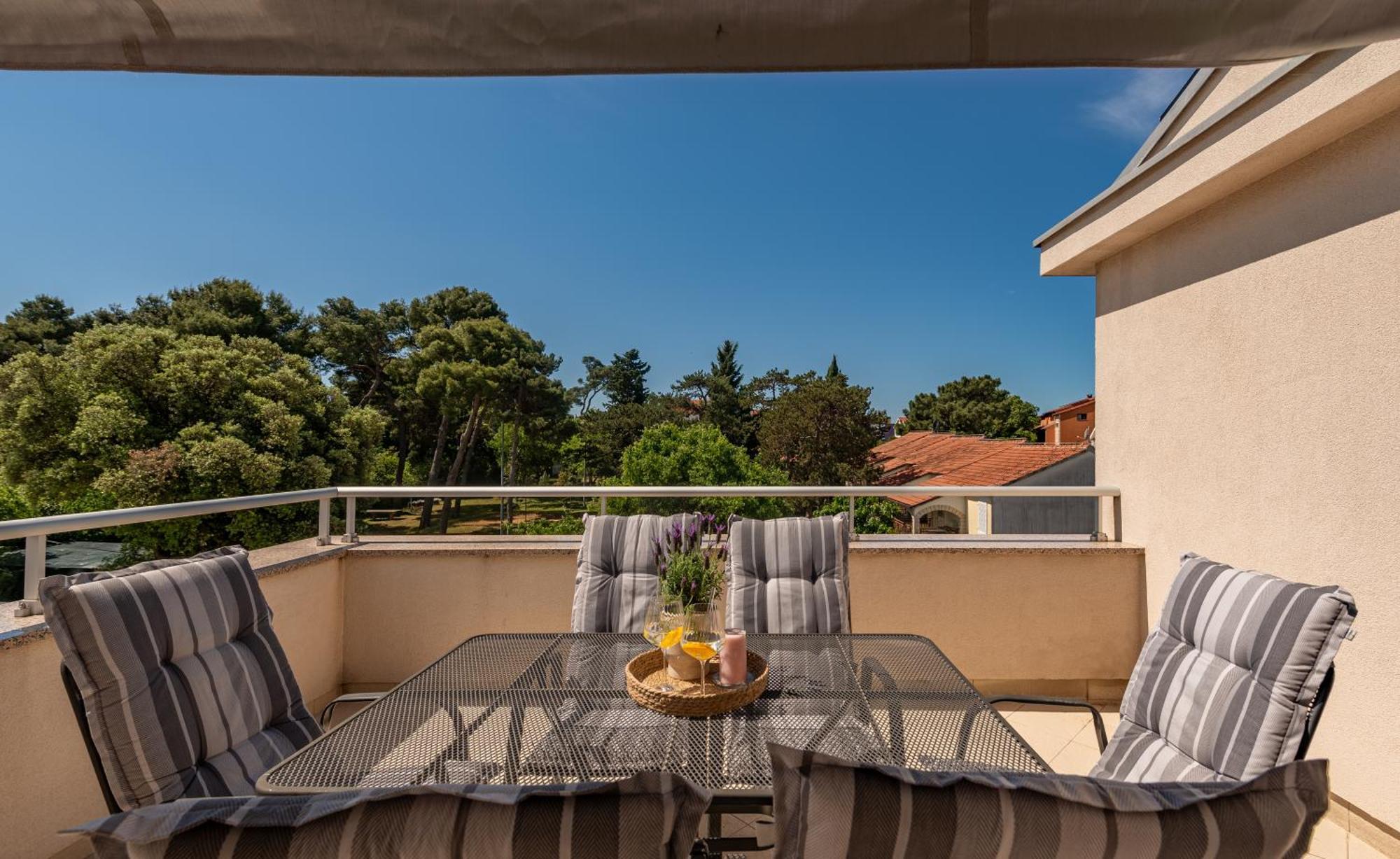 Apartments L&D Biograd Na Moru Eksteriør bilde