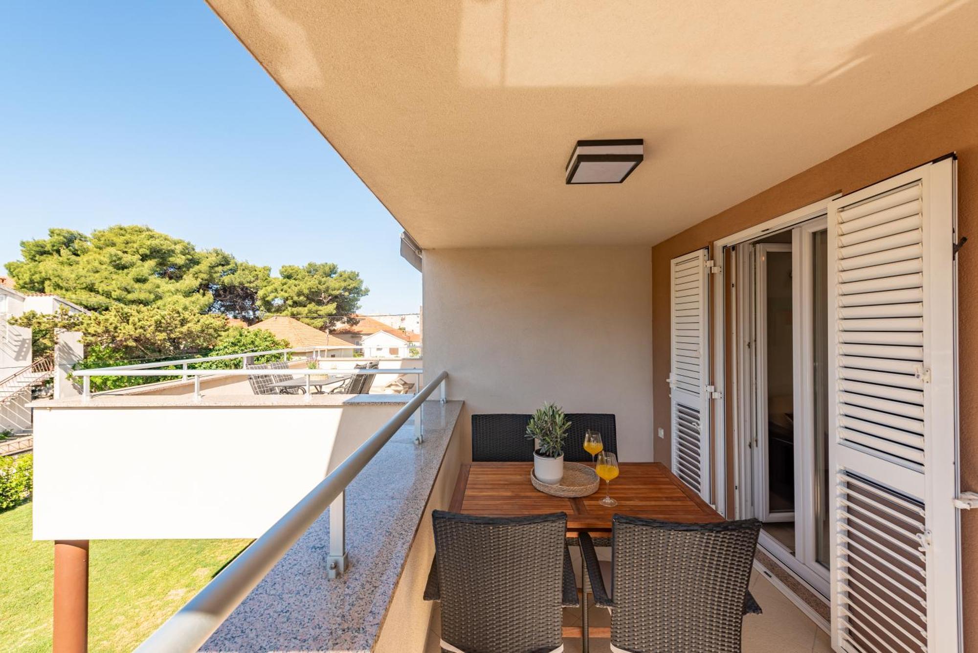 Apartments L&D Biograd Na Moru Eksteriør bilde