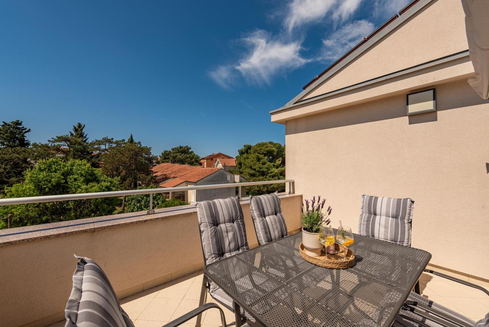 Apartments L&D Biograd Na Moru Eksteriør bilde