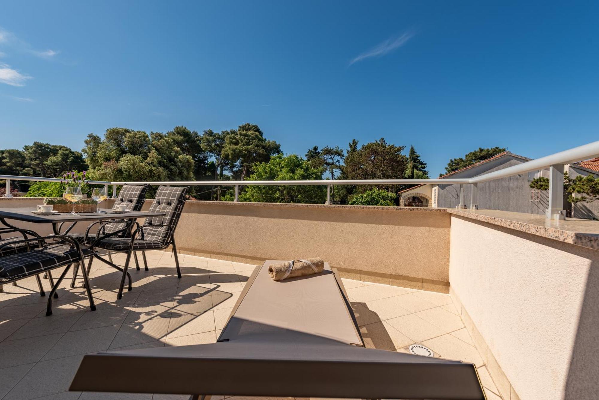 Apartments L&D Biograd Na Moru Eksteriør bilde